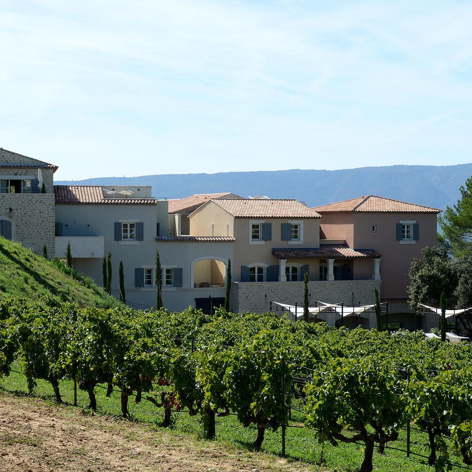 Chai du Château La Coste à Le Puy-Sainte-Réparade - Photographe : Didier Gémignani